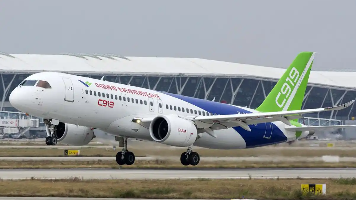 C919圆满完成首次国际商业航班飞行热搜配图